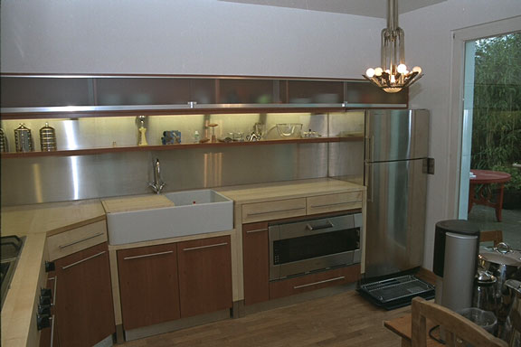 Modulküche: Ansicht Spüle und Backofen