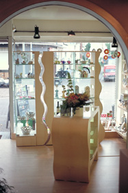...Ladenlokal... Vitrinen